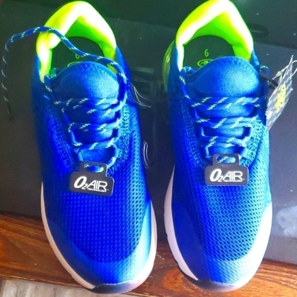 Athletic Works Boys' Youth Shoe O2 Air Sneaker Size 6